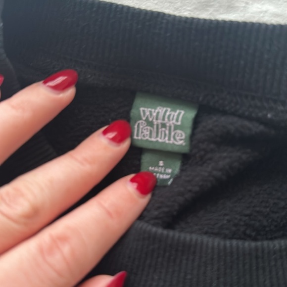 Wild fable cropped black crew neck - Picture 2 of 3